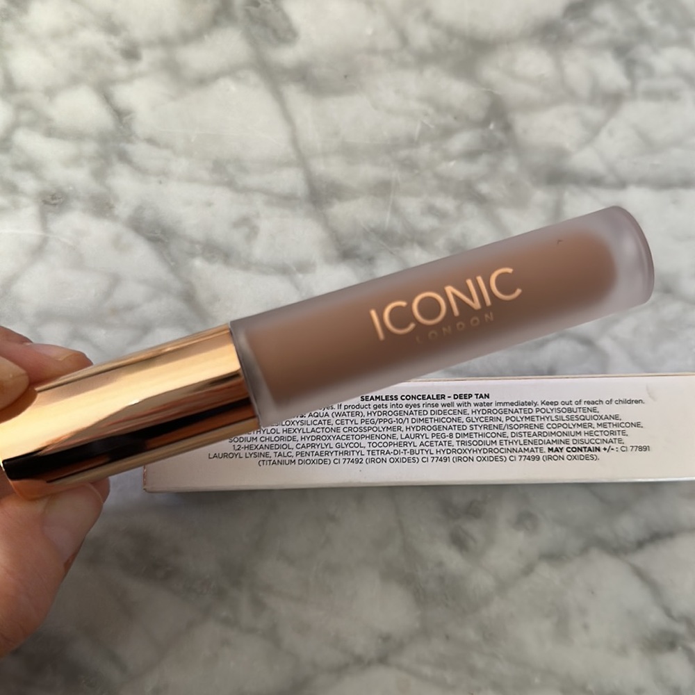 IVONIC London Seamless Concealer in Shade DEEP TAN